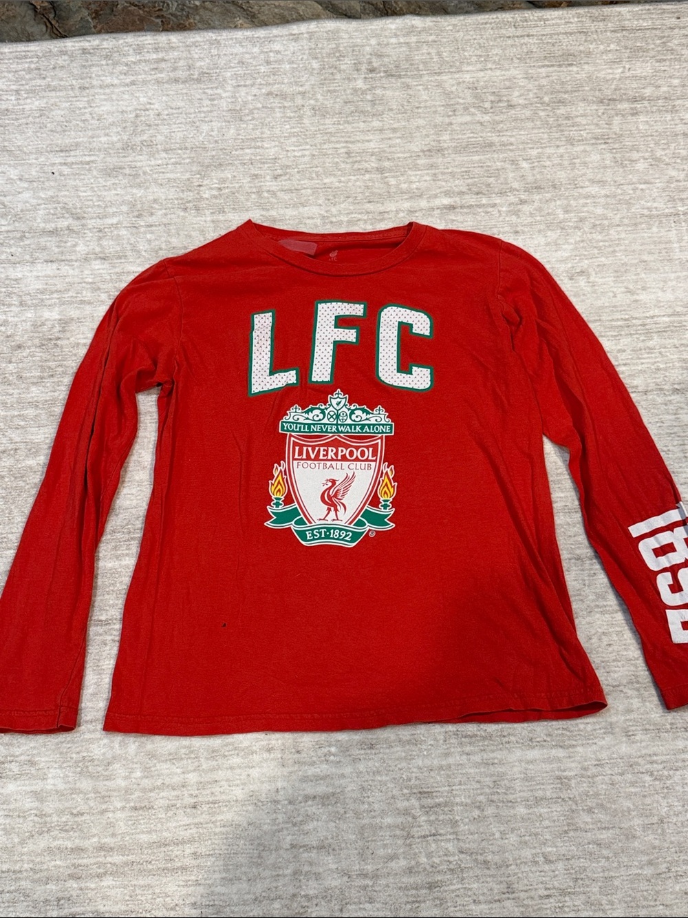 Liverpool Red LFC Long Sleeve Kids Tee with Crest kids youth size medium (10/12)